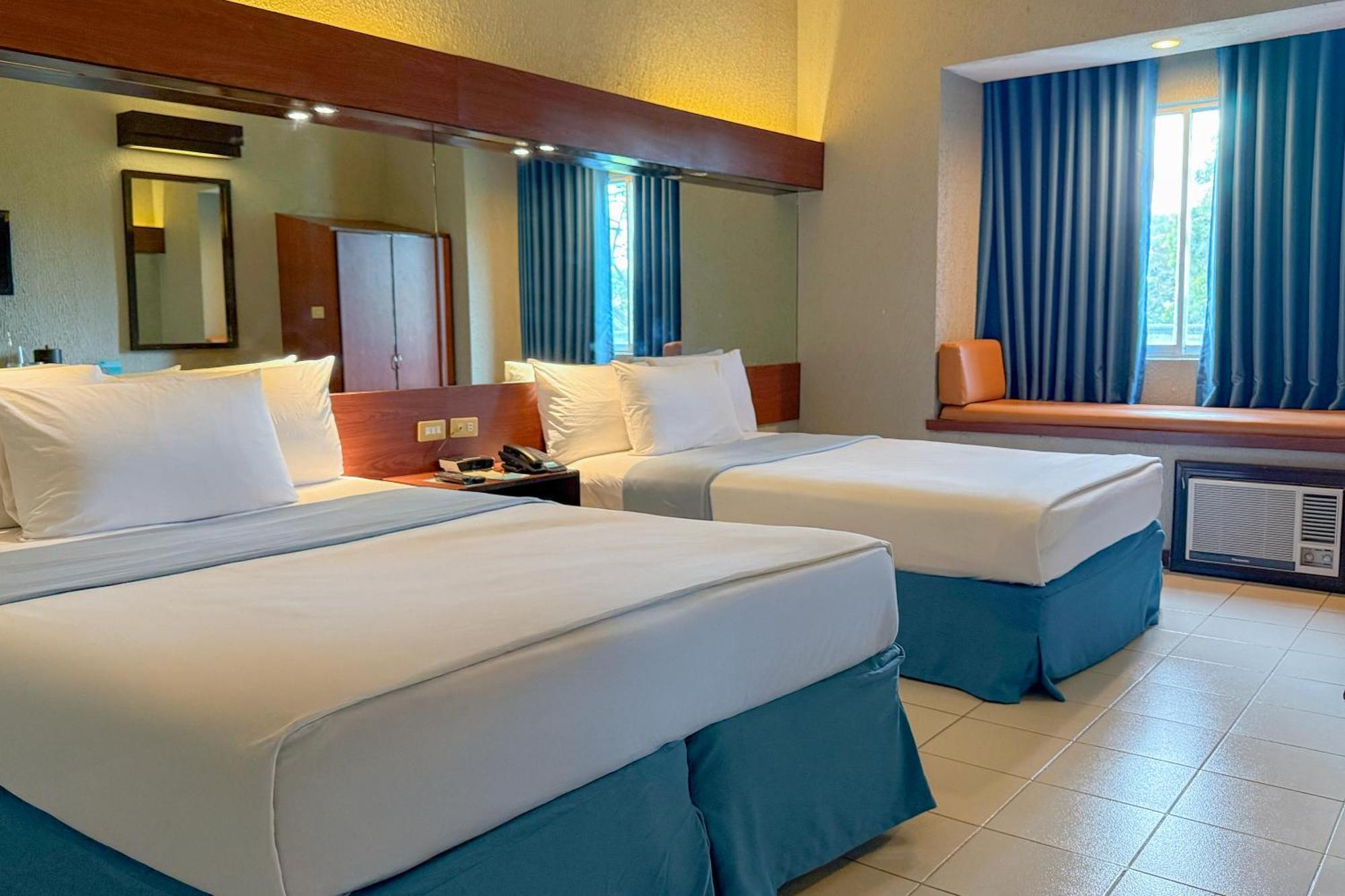 Microtel By Wyndham Eagle Ridge General Trias  Luaran gambar