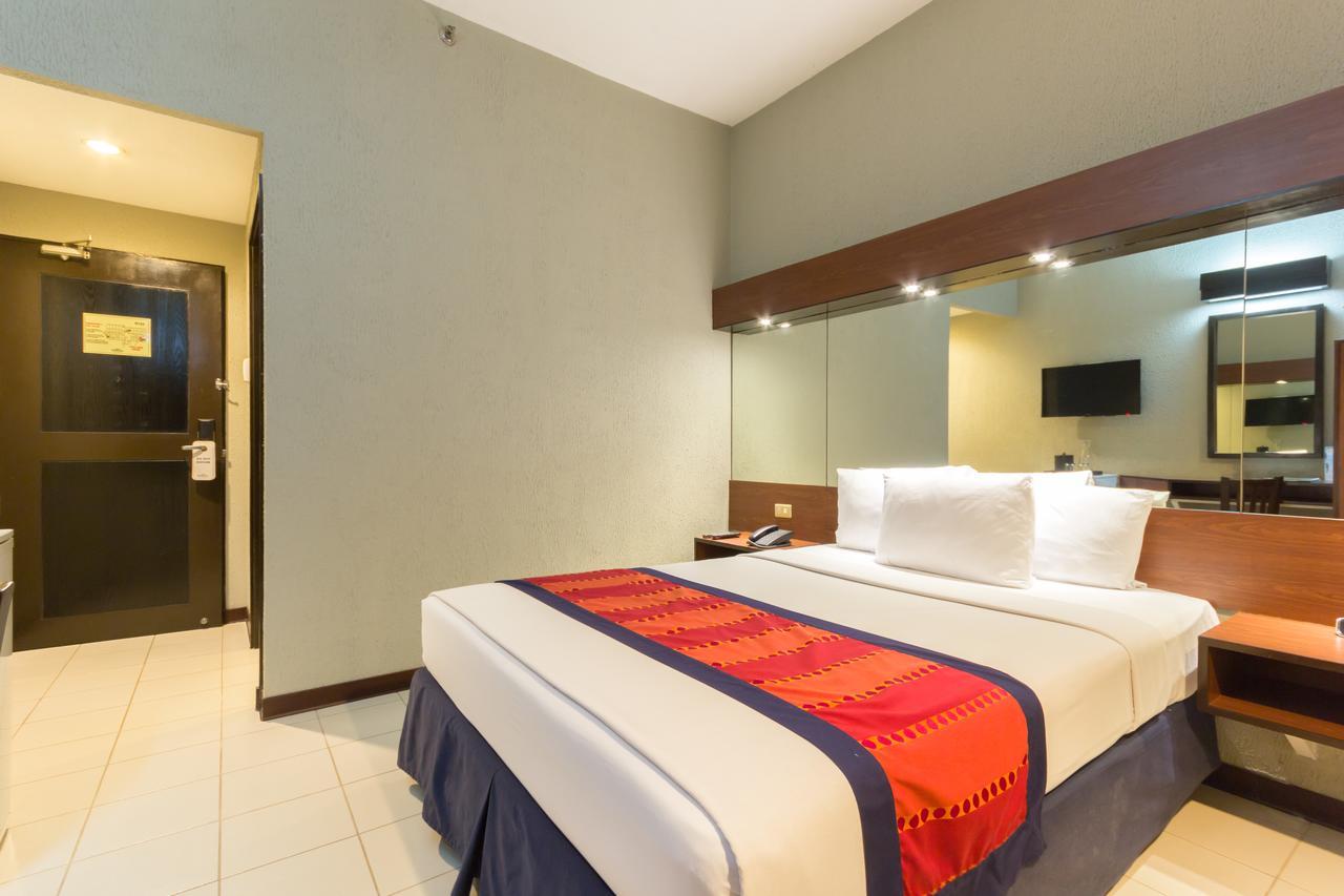 Microtel By Wyndham Eagle Ridge General Trias  Luaran gambar